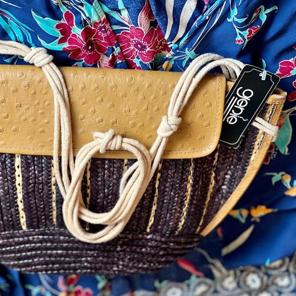 🎉New Vintage... Handmade Woven Bag 💋 - Picture 4 of 11